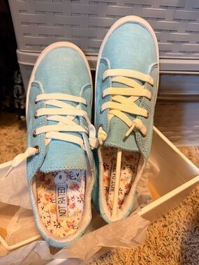 Not Rated Light Blue Canvas Sneakers